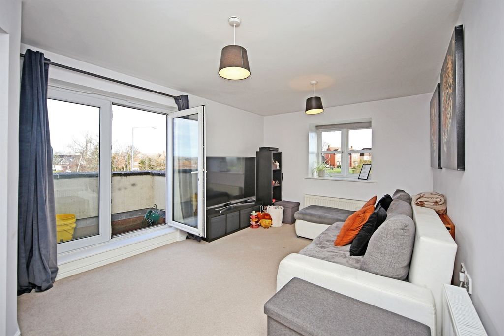 Property photo 3 of 17