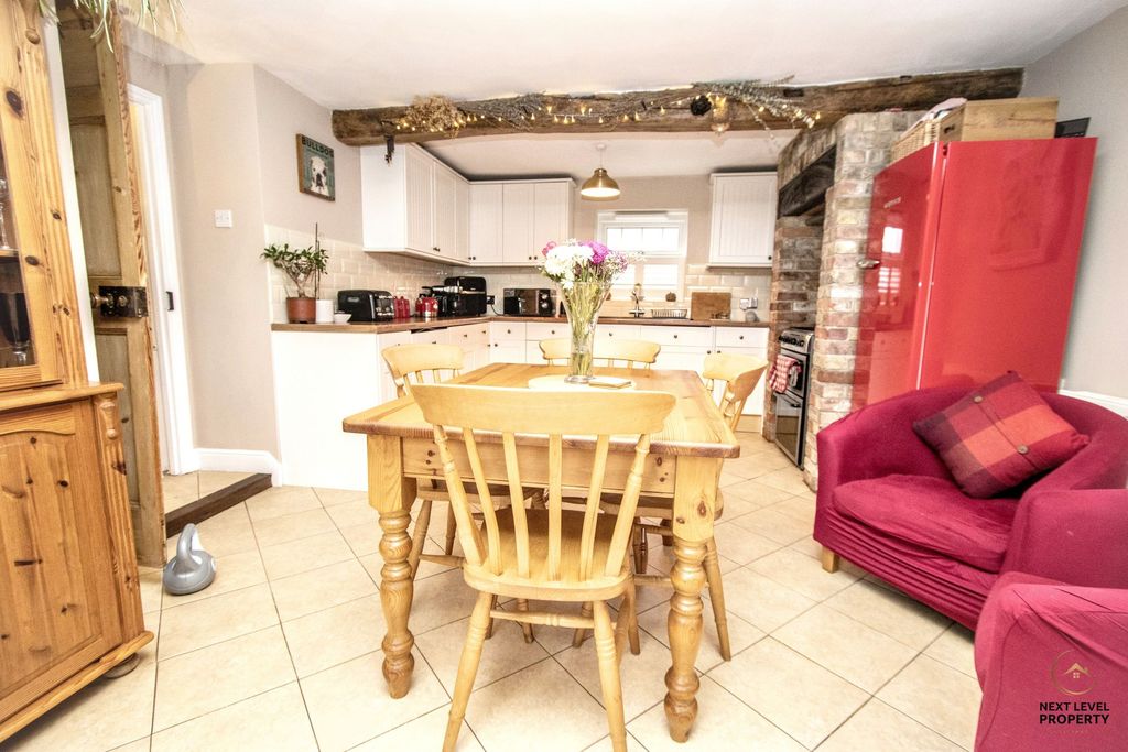 Property photo 2 of 16