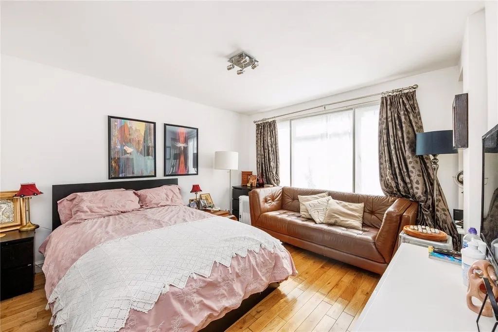 Property photo 2 of 3