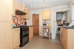 Property photo 3 of 7 Kitchen