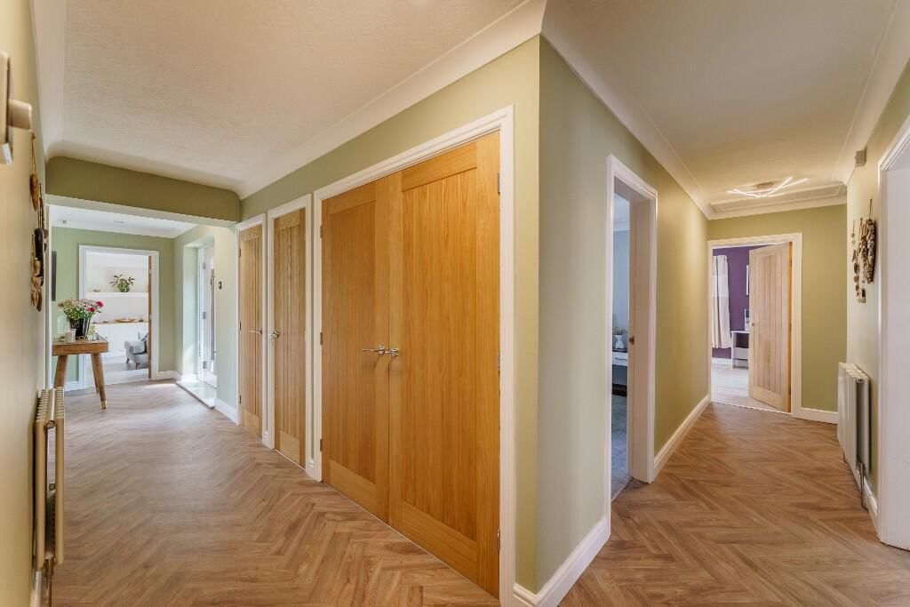 Property photo 3 of 28 Hall
