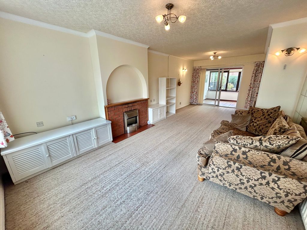 Property photo 3 of 17 Image