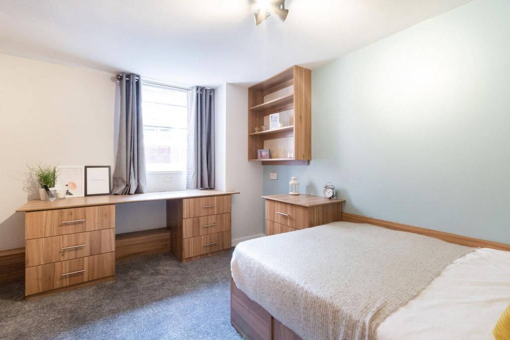 Property photo 3 of 12 Property Photo