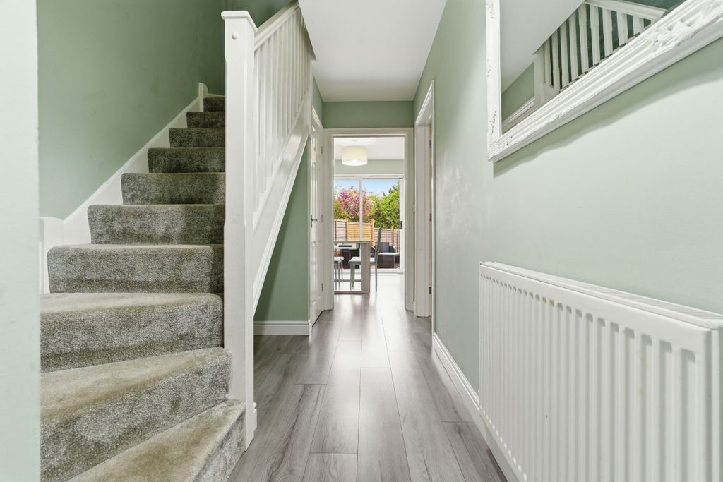 Property photo 2 of 35