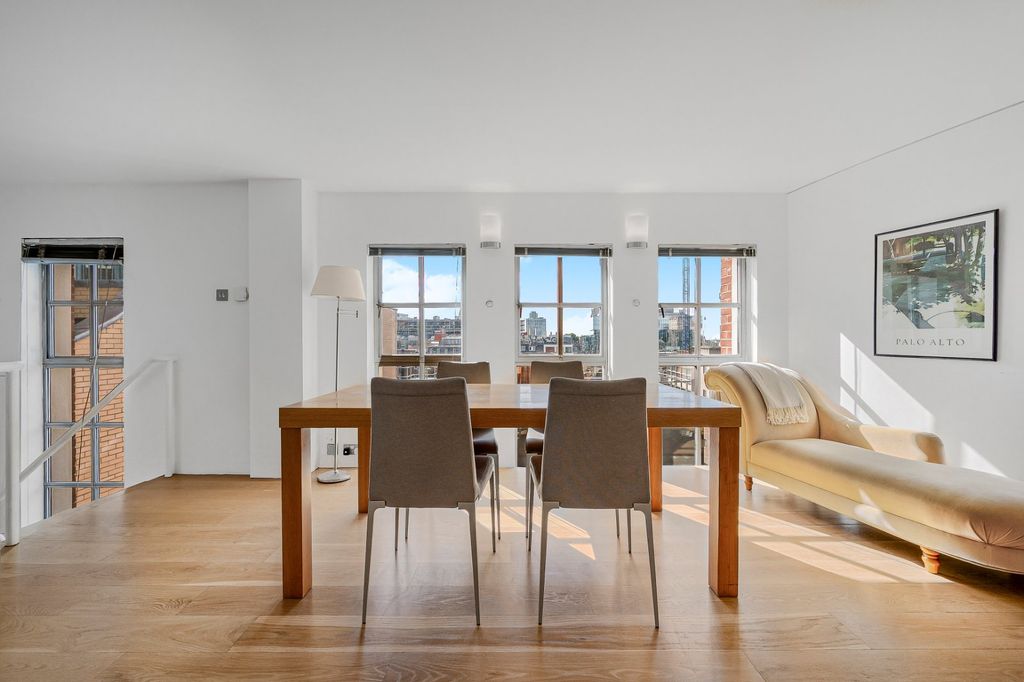 Property photo 2 of 29