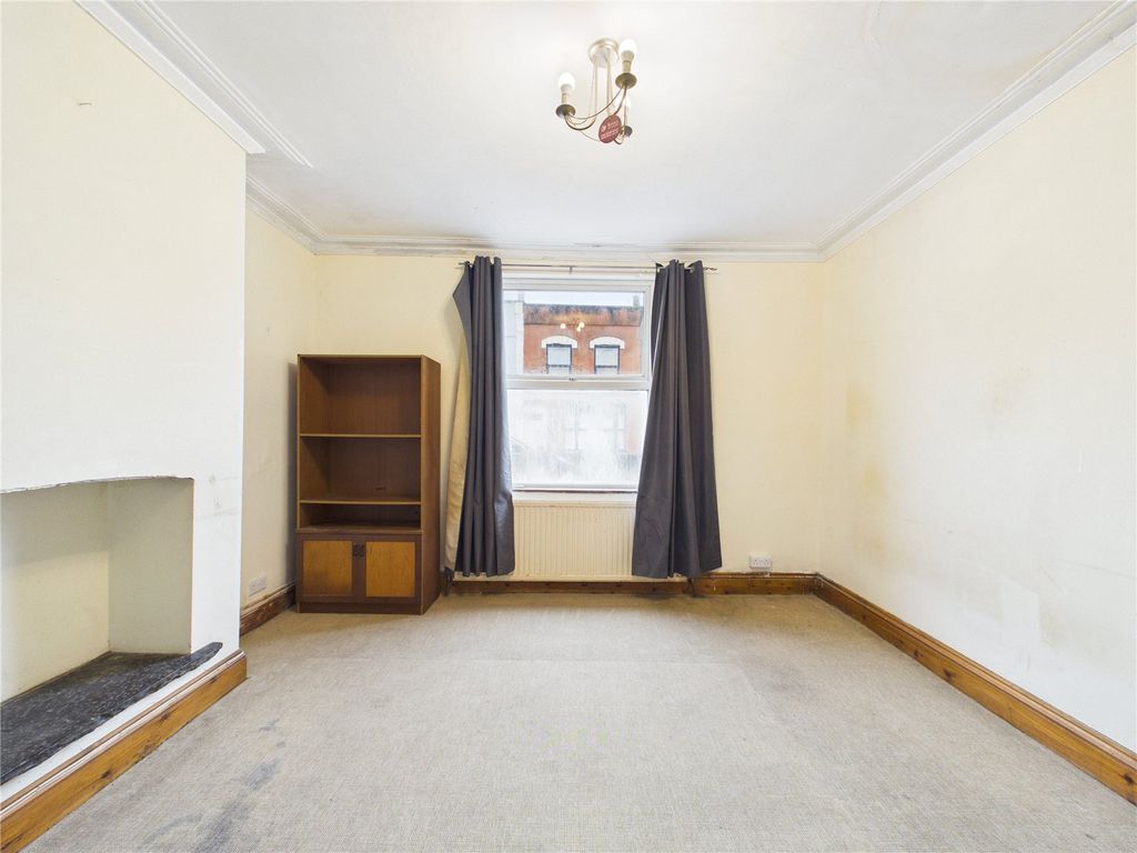 Property photo 3 of 20 Picture No. 02