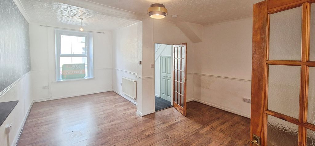 Property photo 3 of 11 Image