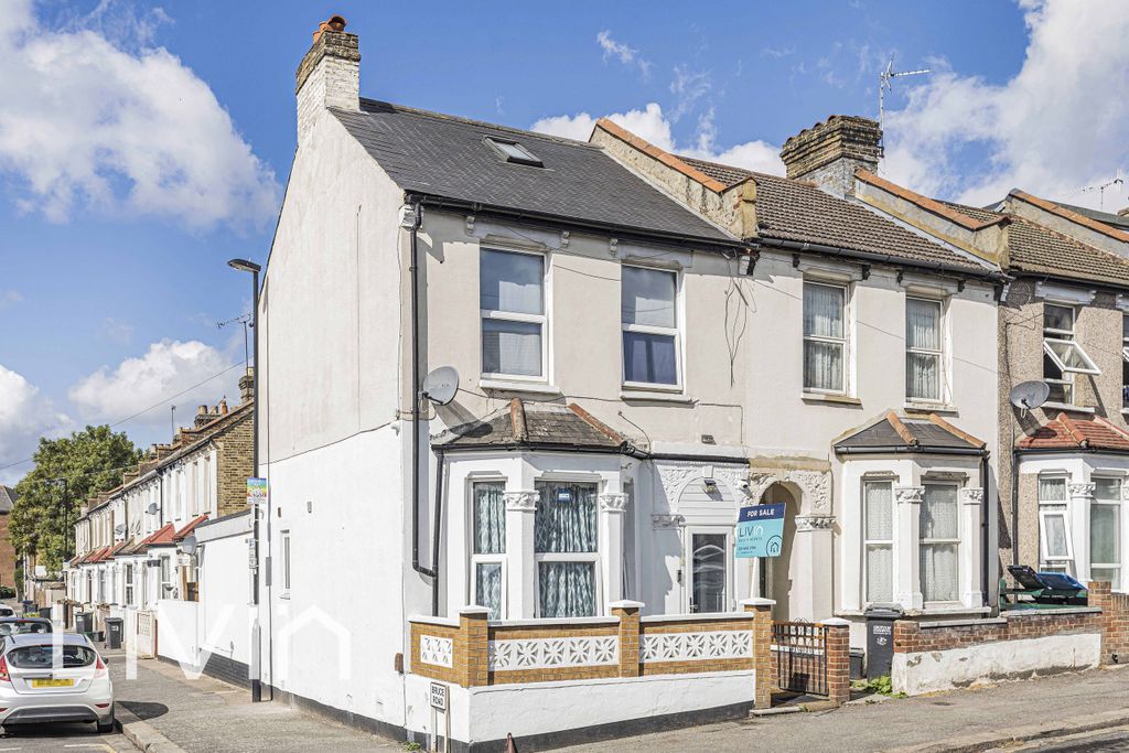 Property photo 1 of 17 1