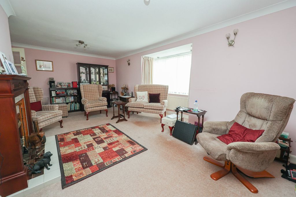 Property photo 3 of 29 4181603