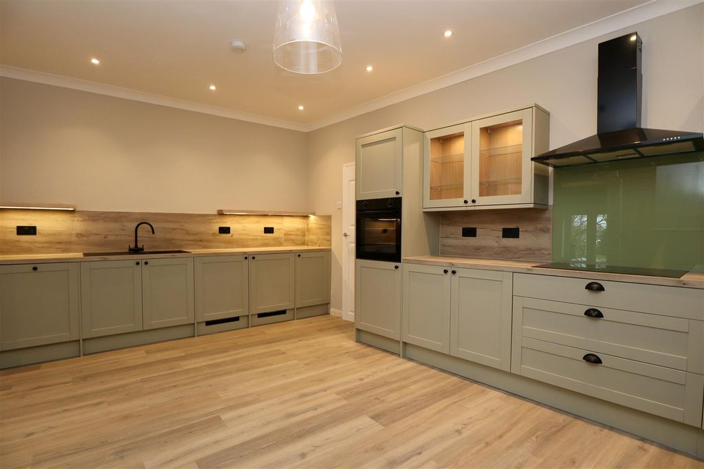 Property photo 1 of 14 Kitchen