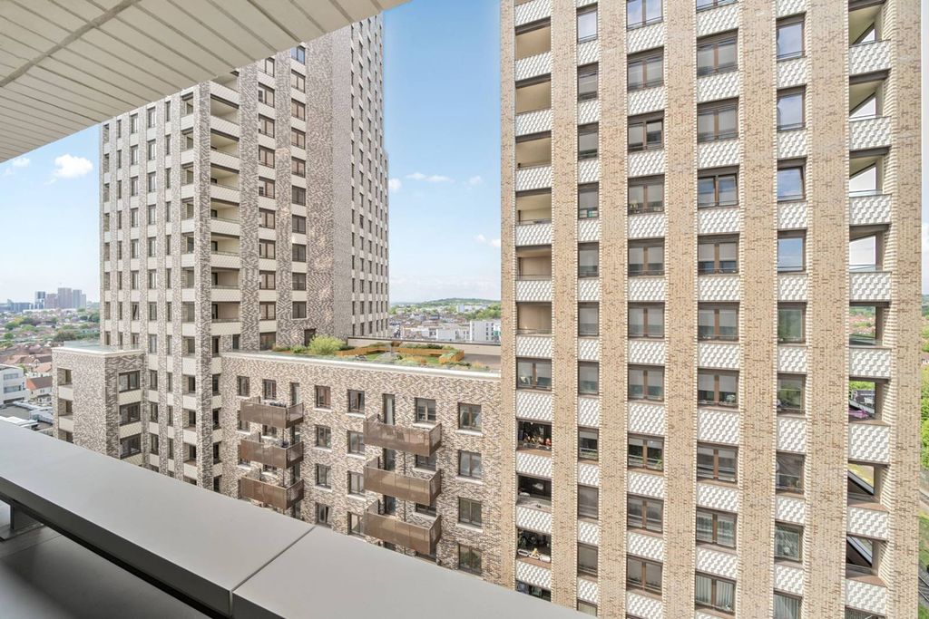 Property photo 1 of 26