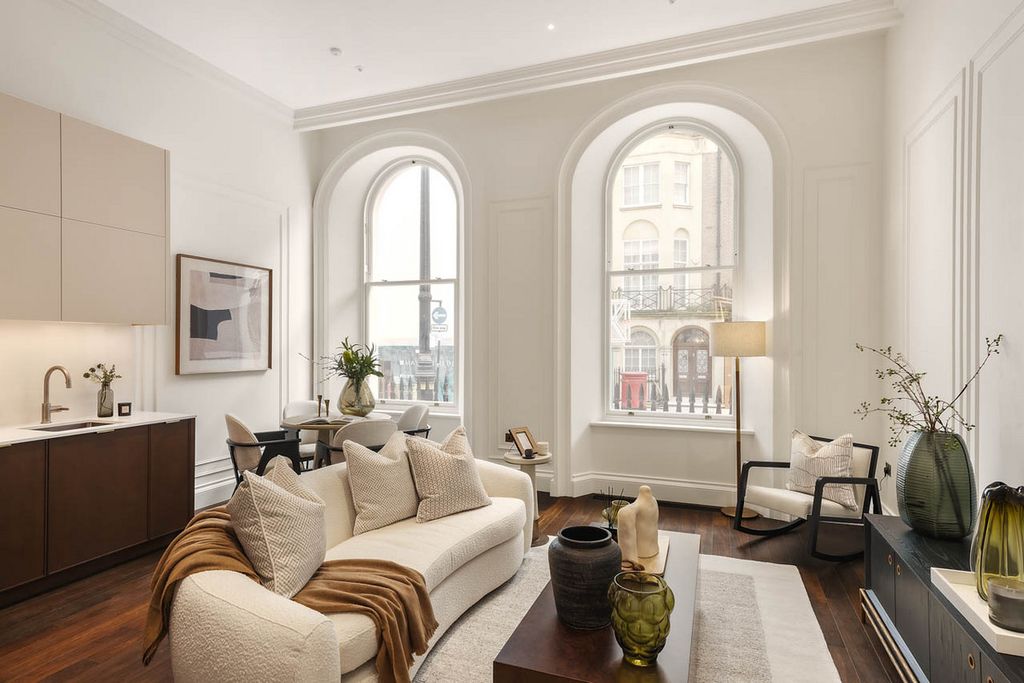 Property photo 2 of 9