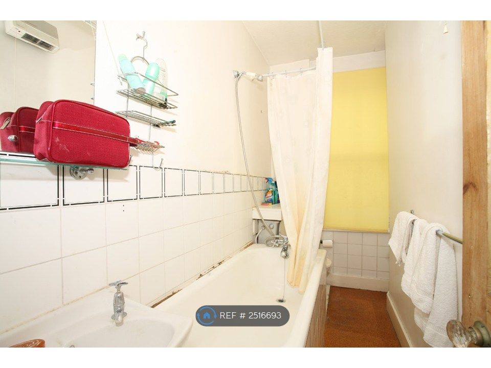 Property photo 2 of 6 Bathroom