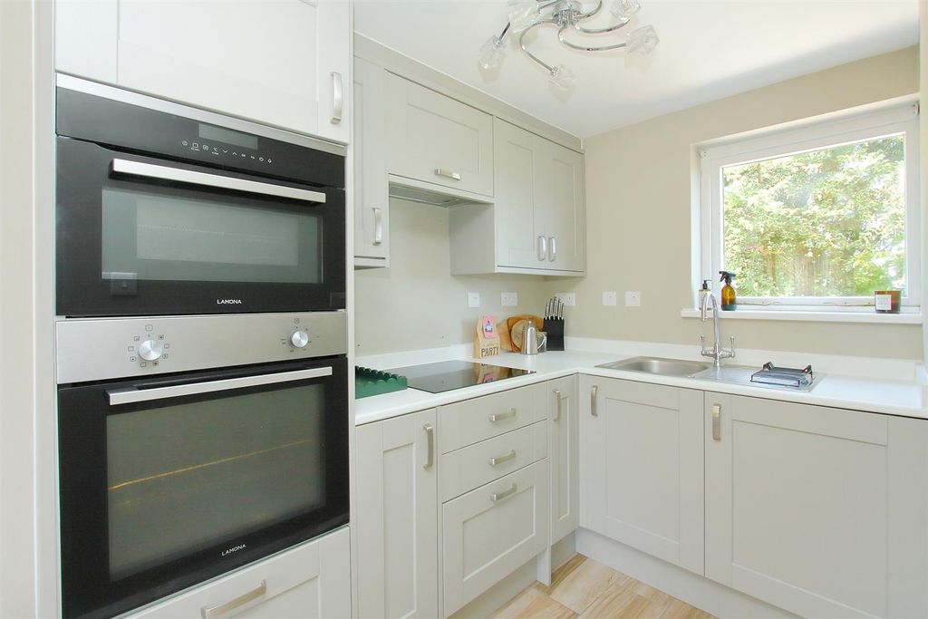 Property photo 3 of 16 5Littledean Ph38 Copy.Jpg