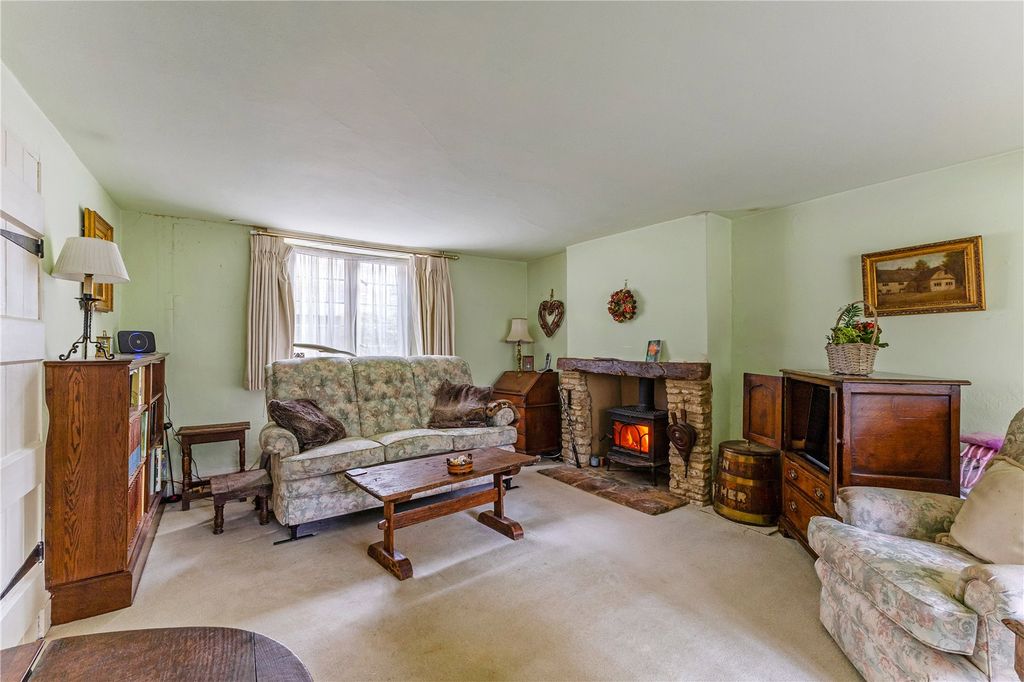 Property photo 3 of 18 Sitting Room