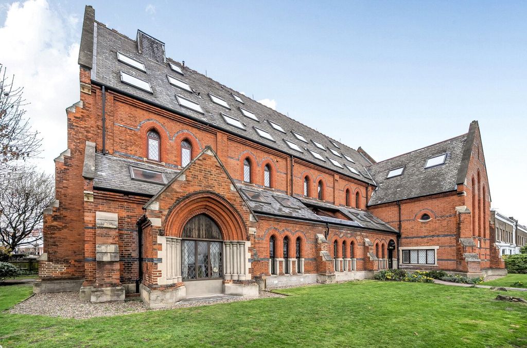 Property photo 1 of 15 Picture No. 14