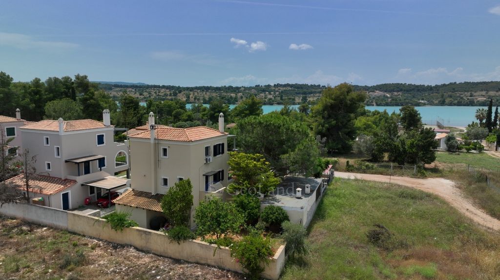 Property photo 1 of 40