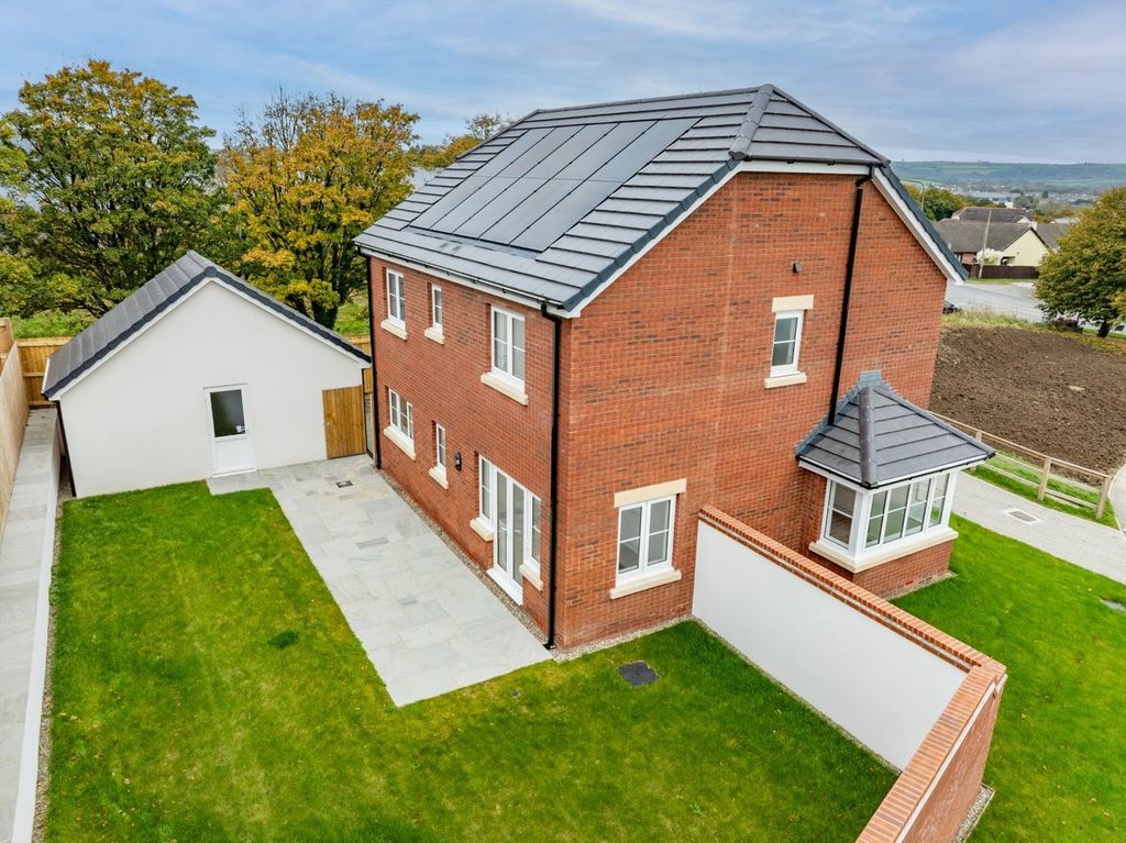 Property photo 2 of 47