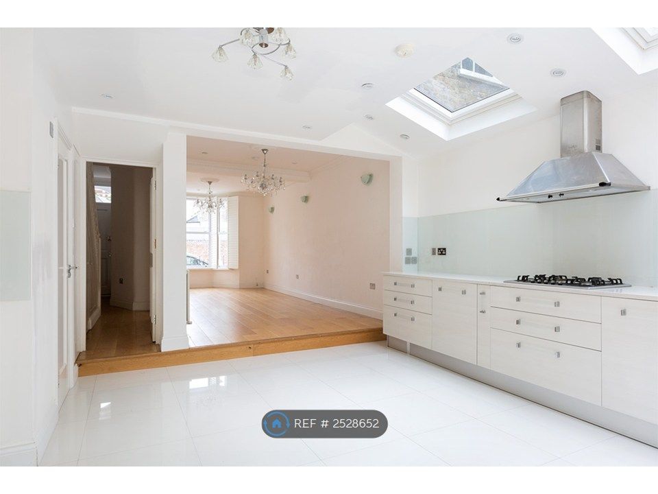 Property photo 3 of 35