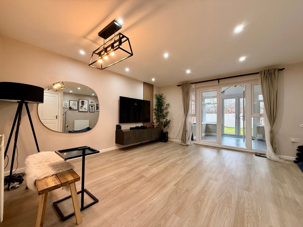 Property photo 2 of 14 Living Room