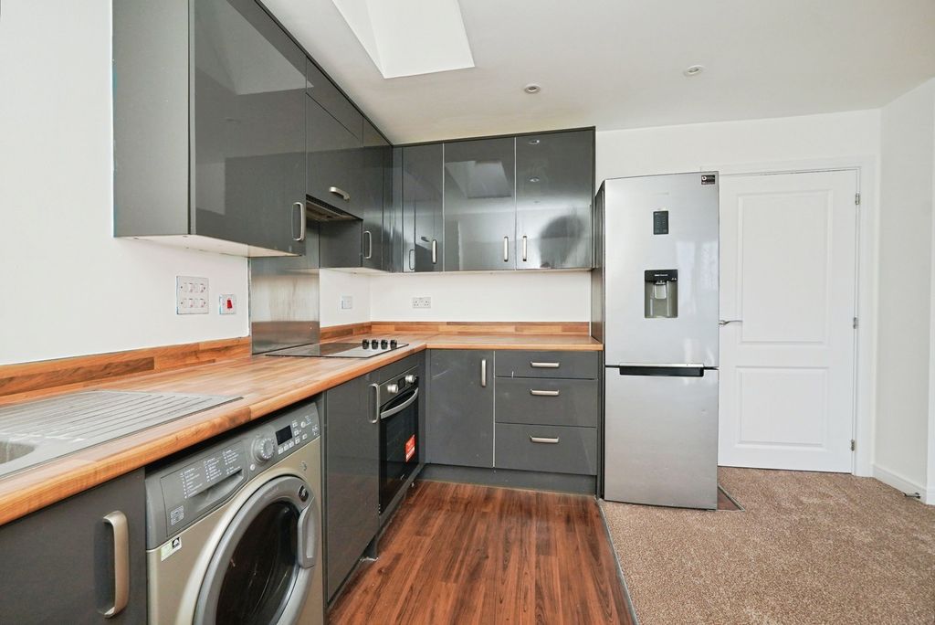 Property photo 2 of 12 Pbox-Img.Jpg
