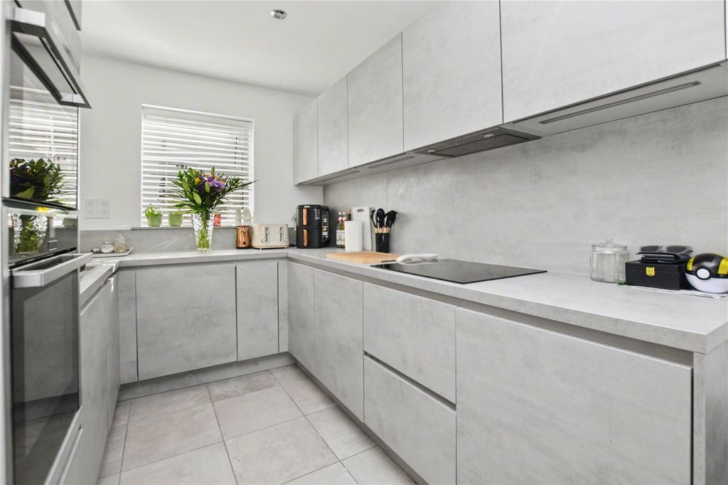 Property photo 2 of 16 Picture No. 33