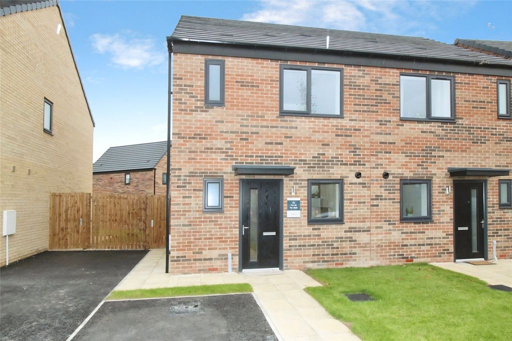 Property photo 1 of 10 Front