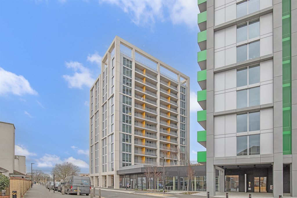 Property photo 1 of 24 (Main)