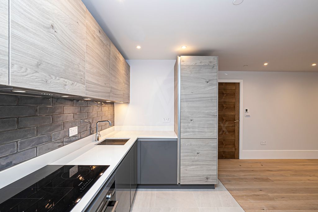 Property photo 3 of 12 Photo 13