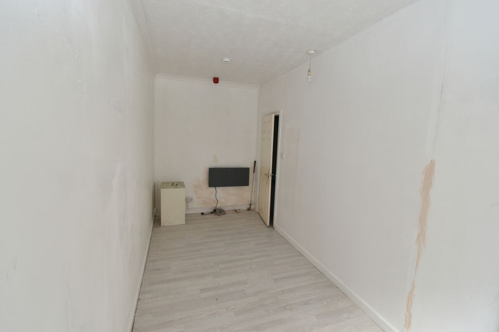Property photo 2 of 6 Gallery