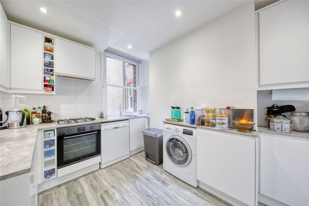 Property photo 3 of 9 Picture No. 18