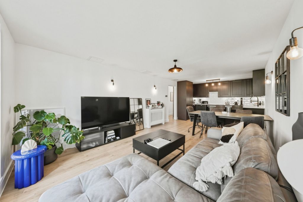 Property photo 3 of 23 Screenshot336