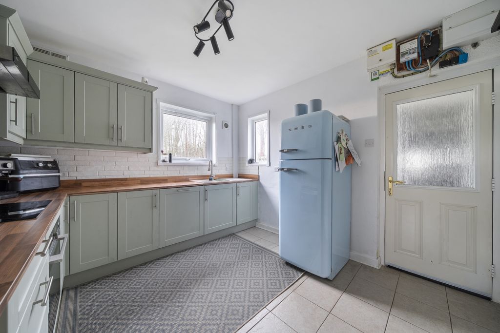 Property photo 3 of 18 1405161-14-697B8188Cf619