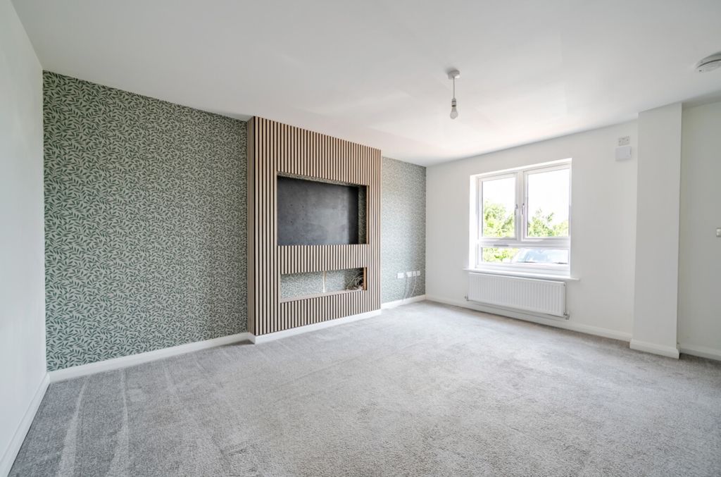Property photo 2 of 28 1493344-11-6A4Faee7Be33B