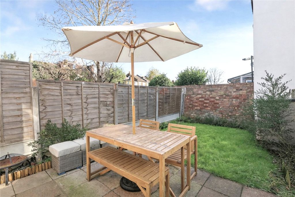 Property photo 3 of 21 Picture No. 24