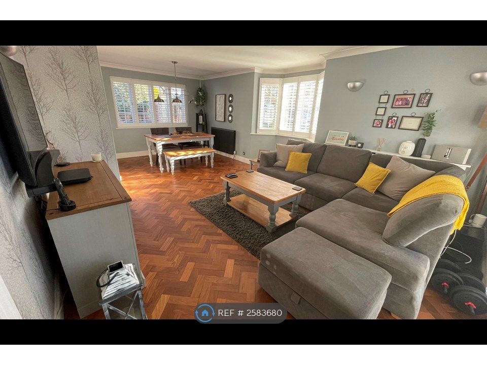 Property photo 3 of 35