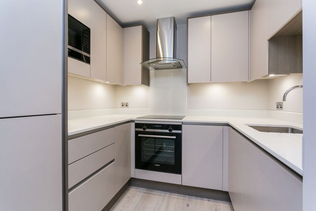 Property photo 2 of 18 Apartment 60 3049...