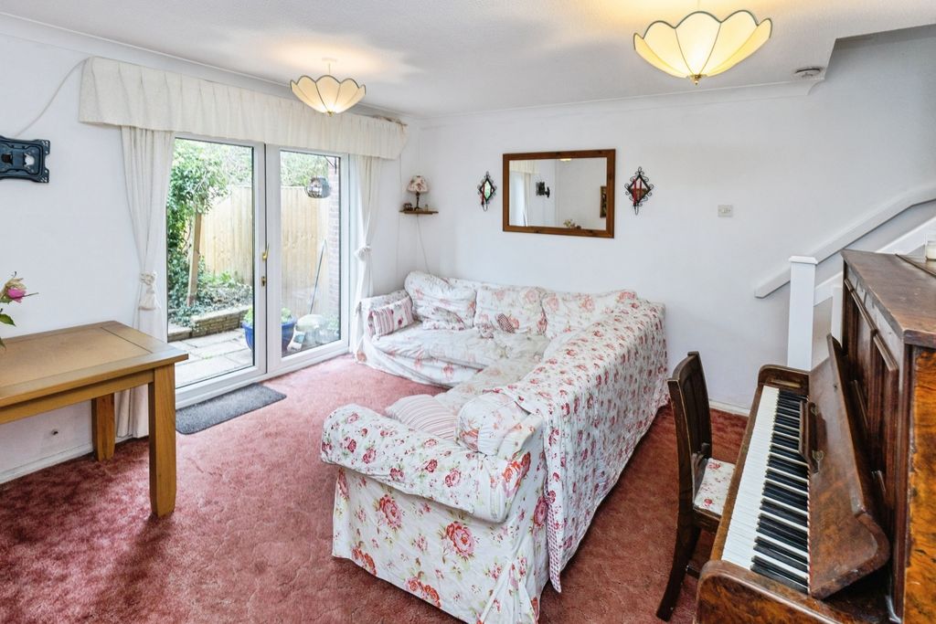 Property photo 3 of 16 Pbox-Img.Jpg