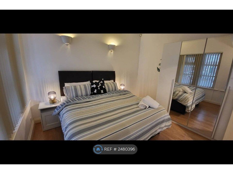 Property photo 3 of 10 Bedroom View 2