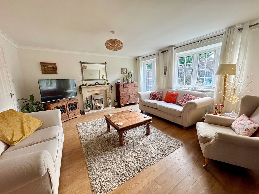 Property photo 1 of 17 Xmas Lounge