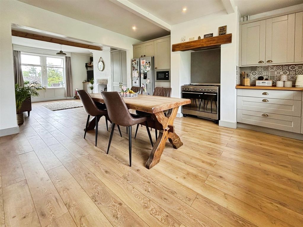 Property photo 1 of 30 Dining Kitchen