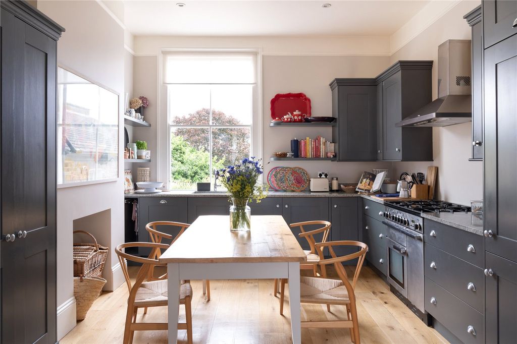 Property photo 2 of 10 Picture No. 02