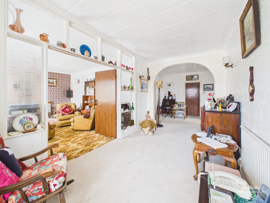 Property photo 3 of 26 Hallway