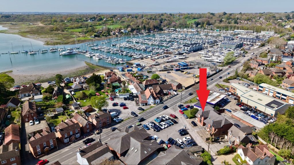 Property photo 2 of 9 Picture No. 11