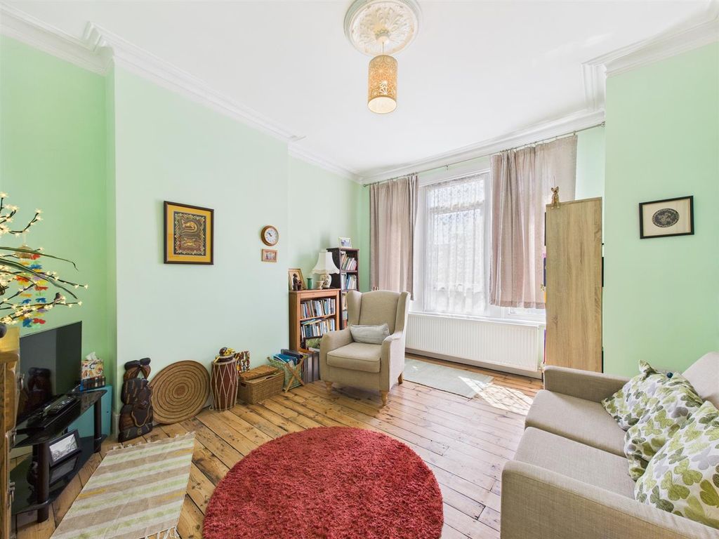 Property photo 3 of 14 Cam01358G0-Pr0165-Still001.Jpg