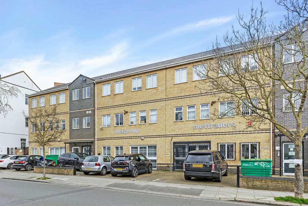 Property photo 1 of 7 32828_Fre___Ground_Floor_77_Maygrove_Rd___1.Jpg