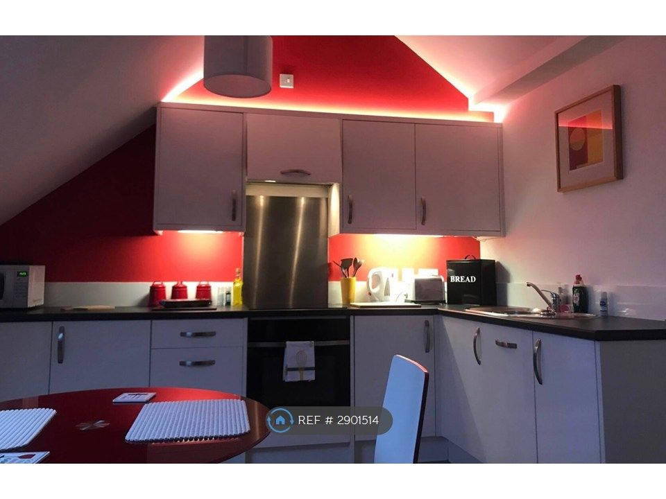 Property photo 2 of 6 Kitchen