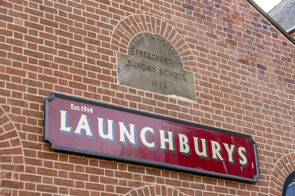 Property photo 3 of 8 Launchburys (Pump Square, Boston)-13.Jpg