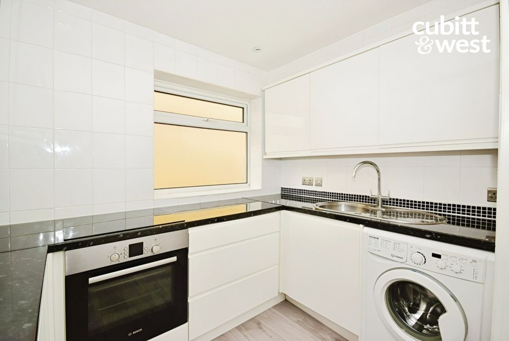 Property photo 3 of 8 24435E22-Fileacce...