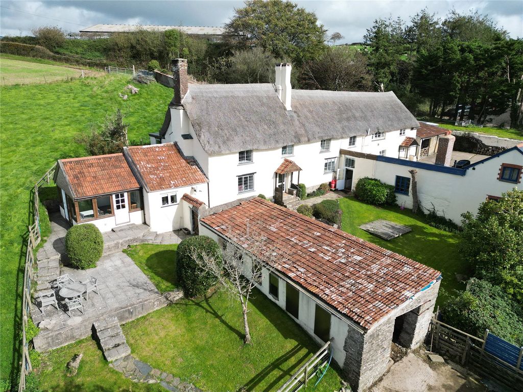 Property photo 2 of 29 Picture No. 40